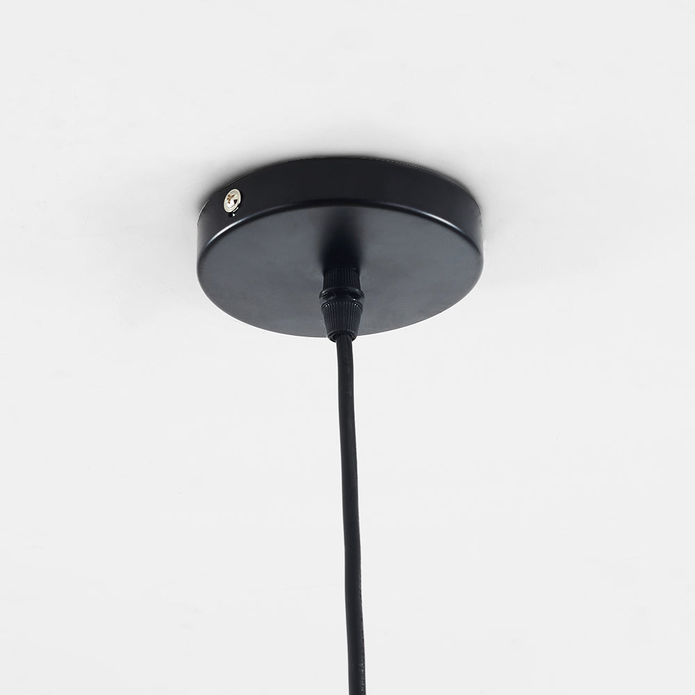 Lampa wisząca z kulistym szklanym kloszem