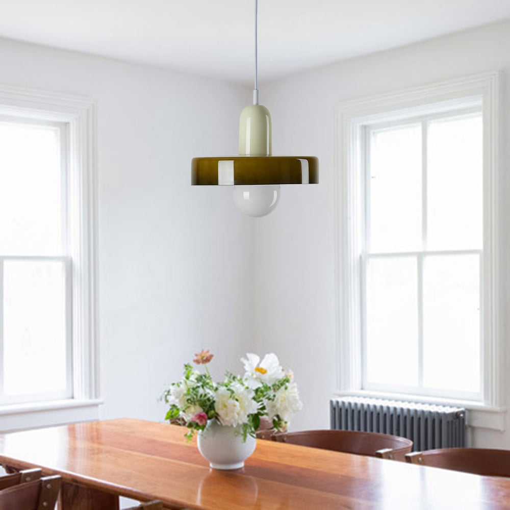 Lampa wisząca z kulistym szklanym kloszem