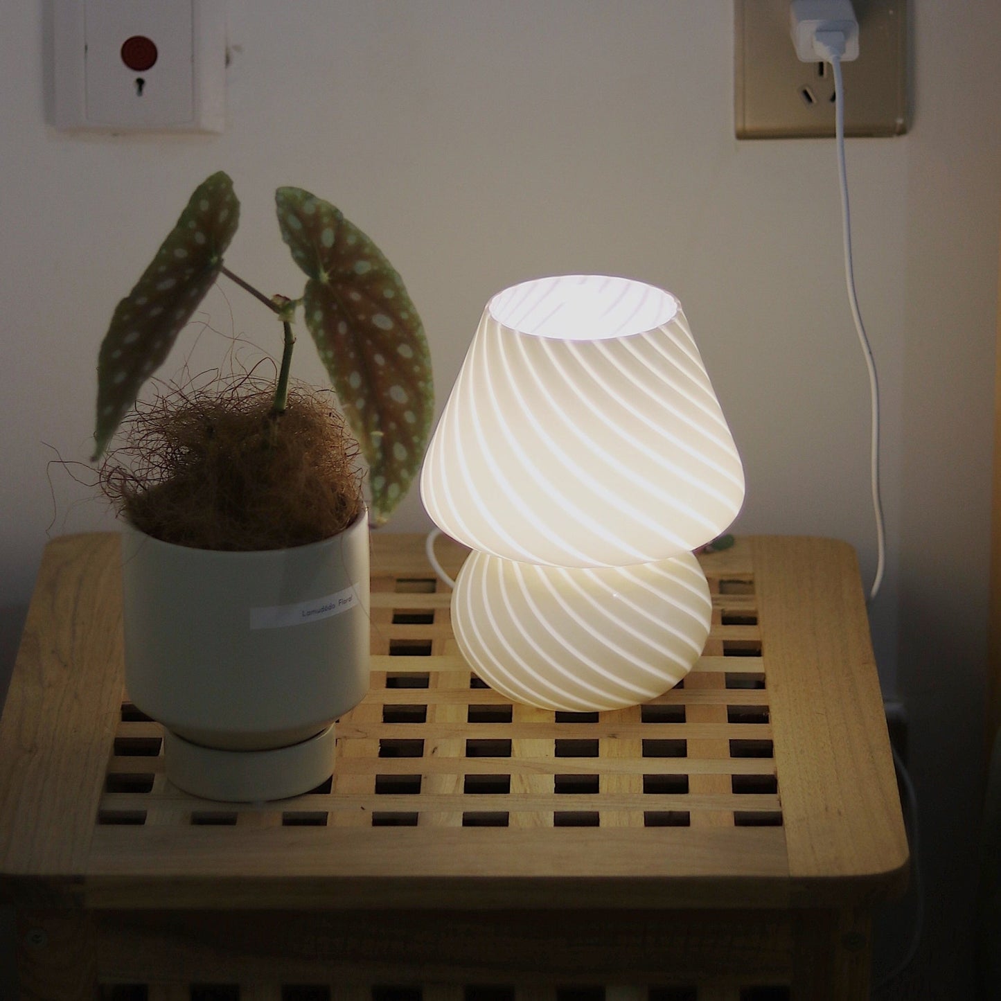 Lampa stołowa MushRetro w stylu retro