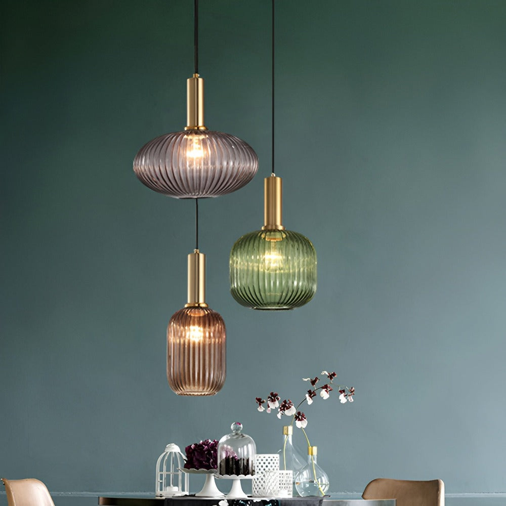 Lampa wisząca z ryflowanego szkła w stylu vintage